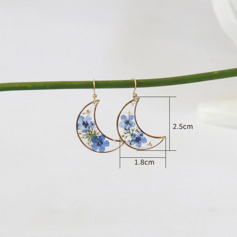 Cute Moon Earring With Dried F - Dried Flower Pressed ulasan dan harga
