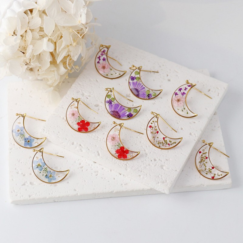 Cute Moon Earring With Dried F - Dried Flower Pressed ulasan dan harga