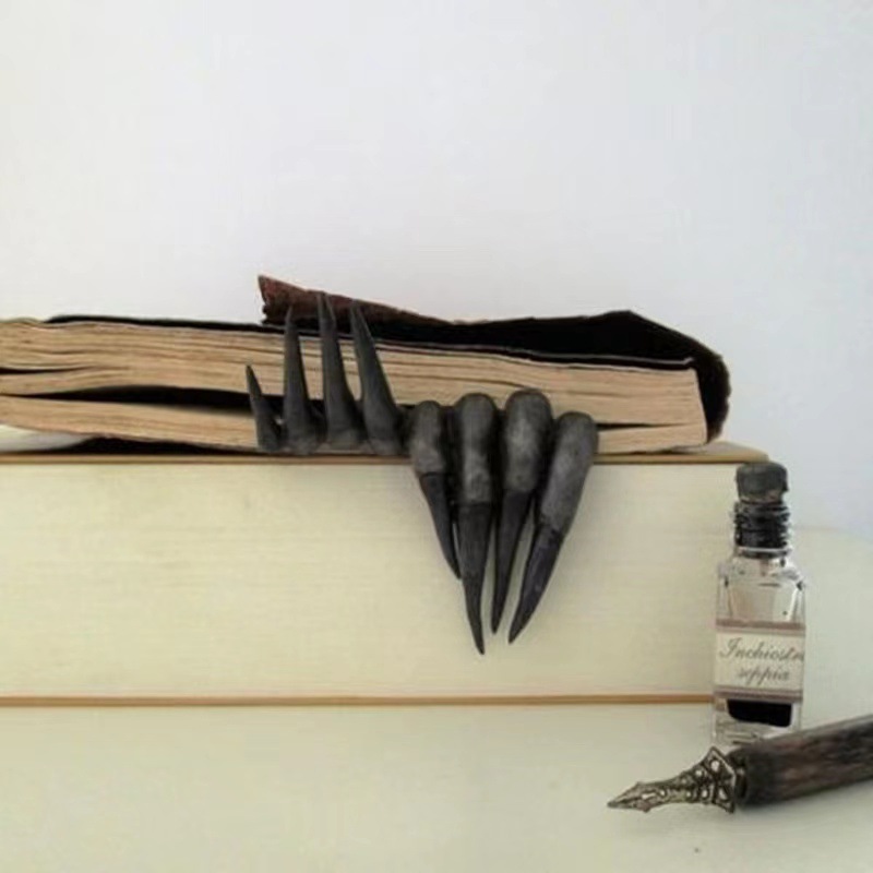 Gothic Devil Claw Bookmark Res - Resin Art Book ulasan dan harga